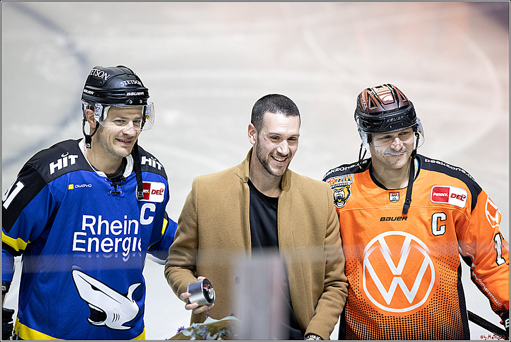 PENNY DEL;  Koelner Haie - Grizzlys Wolfsburg; Koeln, 25.11.2021